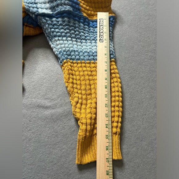 NWT Urban Outfitters BDG Sweater Women’s Medium Max Oversized Waffle Knit Gold - Picture 6 of 8